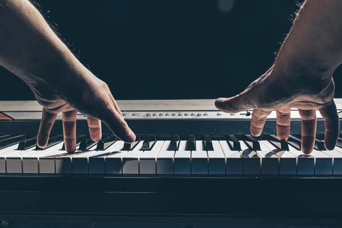 https://www.freepik.com/free-photo/male-hands-play-piano-keys-dark_24252571.htm#query=piano&position=10&from_view=searchPicture